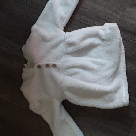 White pullover - Picture 5 of 5